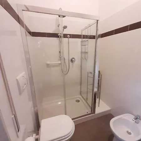 Cornelia Idi Gemelli, Chicca Metro Apartamento Roma