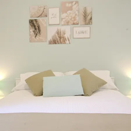 Apartament Cornelia Idi Gemelli, Chicca Metro *