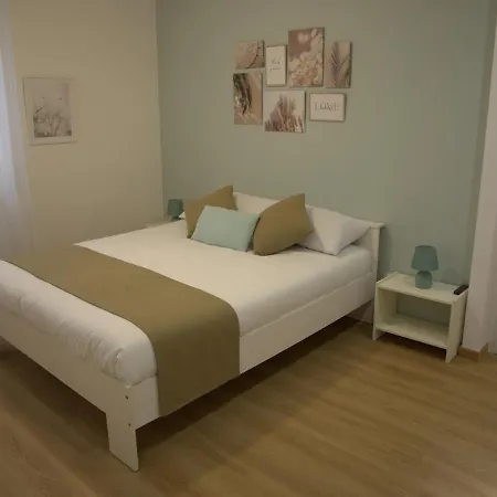 Cornelia Idi Gemelli, Chicca Metro