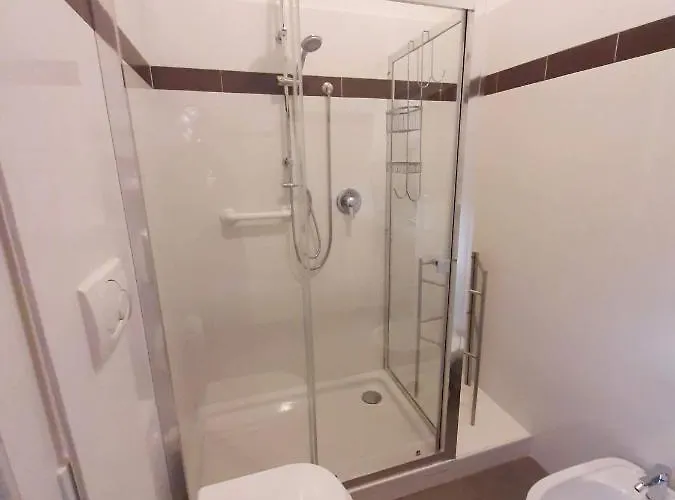 Cornelia Idi Gemelli, Chicca Metro Apartmán Řím